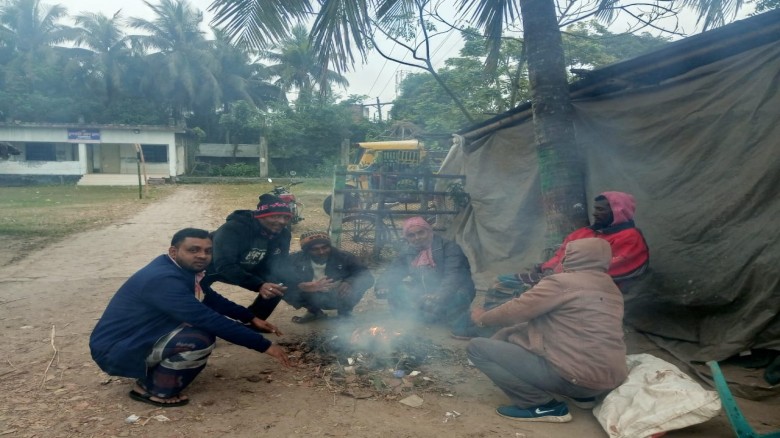 তীব্র শীতে দক্ষিণাঞ্চলের জনজীবন বিপর্যস্ত...
