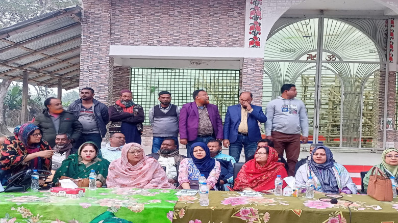 রাখালগাছি ইউপি পূজা উদযাপন ফ্রন্টের সাথে ব্যারিস্টার শেখ মোঃ জাকির হোসেনের সহধর্মিনী'র  মতবিনিময়...