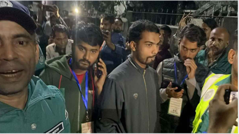 মধ্যরাতে সিলেটের ভোটকেন্দ্রে পর্যবেক্ষক পরিচয়ে ঢোকার সময় তিনজন আটক...