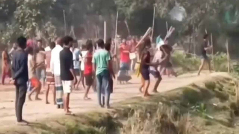 নির্বাচন পরবর্তী উত্তেজনার জেরে ব্রাহ্মণবাড়িয়া নাসিরনগর উপজেলার ধরমণ্ডল ইউনিয়নে গোষ্ঠীগত সংঘর্ষে উভ...