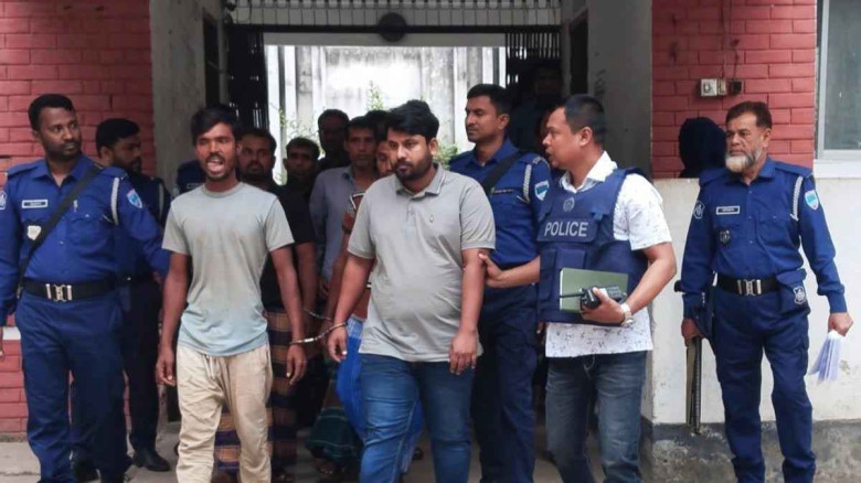 নড়াইলে দু’পক্ষের সংঘর্ষে চারজন খুনের ঘটনায় ছয়জনকে গ্রেপ্তার...