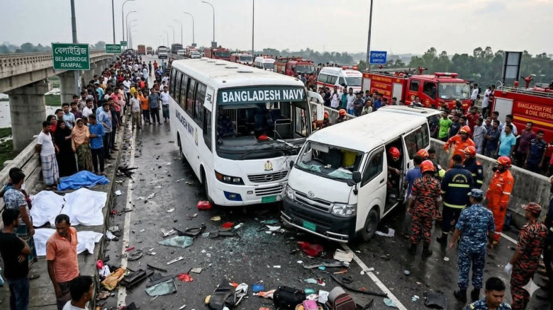 বাগেরহাটের রামপালে ভয়াবহ সড়ক দুর্ঘটনা, নৌ বাহিনীর বাসের ধাক্কায় নিহত ১৩...
