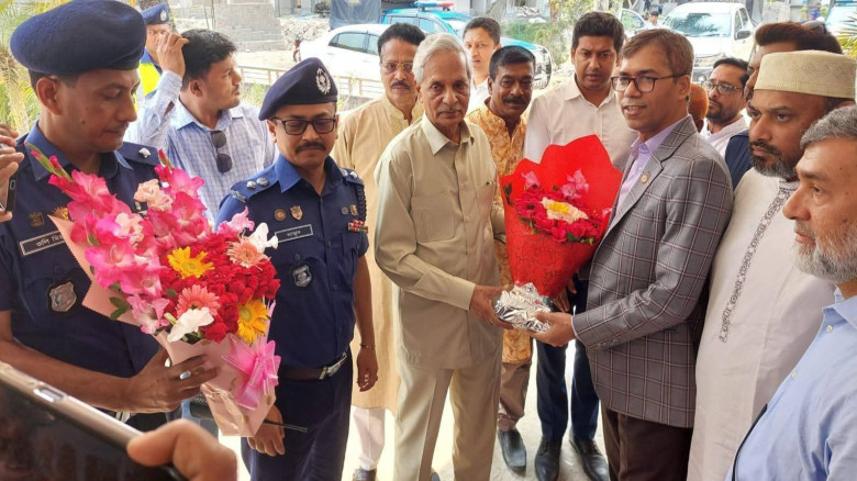 নড়াইলে খাল খননের কাজের উদ্বোধন করলেন সংস্কৃতি মন্ত্রী নিতাই রায় চৌধুরী...