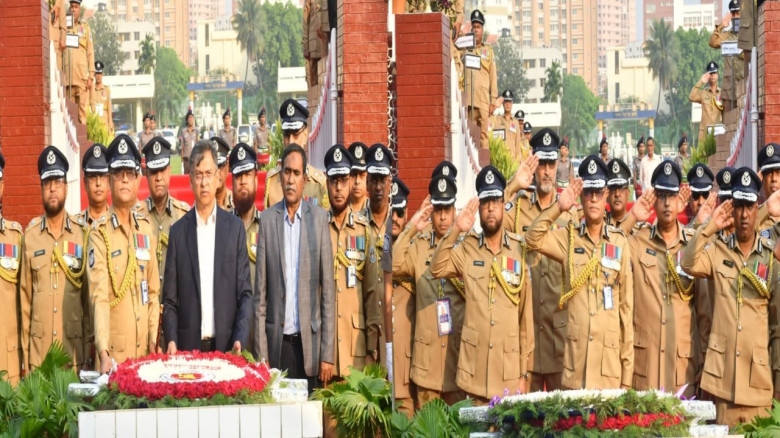 মহান স্বাধীনতা দিবসে শহিদ পুলিশ সদস্যদের প্রতি স্বরাষ্ট্রমন্