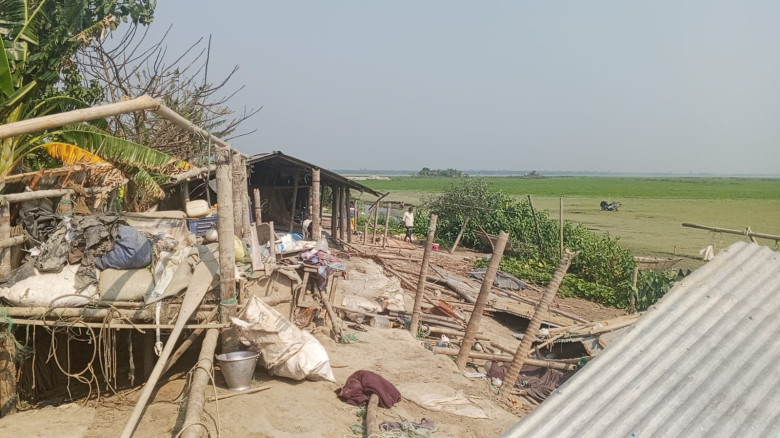 হাইমচরে জমি বিরোধকে কেন্দ্র করে নিরীহ পরিবারের উপর হামলা ও ঘর বাড়ি ভাংচুর এবং লুটপাট এর অভিযোগ...