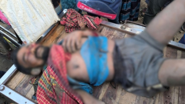 মোল্লাহাটে চিংড়ি ঘেরে চুরির অভিযোগে গণপিটুনি, উপড়ে ফেলা হলো চোখ...