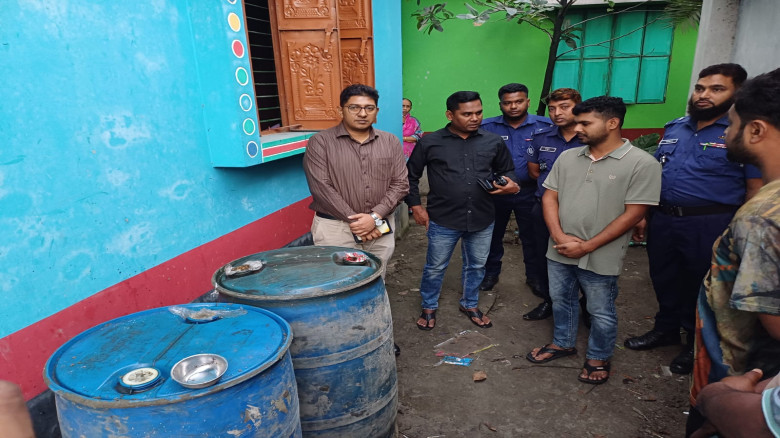 নড়াইলের কালিয়া থানা  পুলিশের বিশেষ অভিযানে বিপুল পরিমাণ ডিজেল ও অকটেন উদ্ধার...