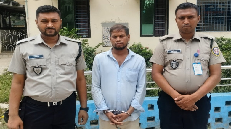 কিশোরগঞ্জে ২ কেজি গাঁজাসহ মাদক কারবারি আটক...
