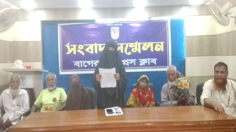 চিতলমারীতে দখল-লুটপাট, নারী নির্যাতন ও অগ্নিসংযোগের অভিযোগ...