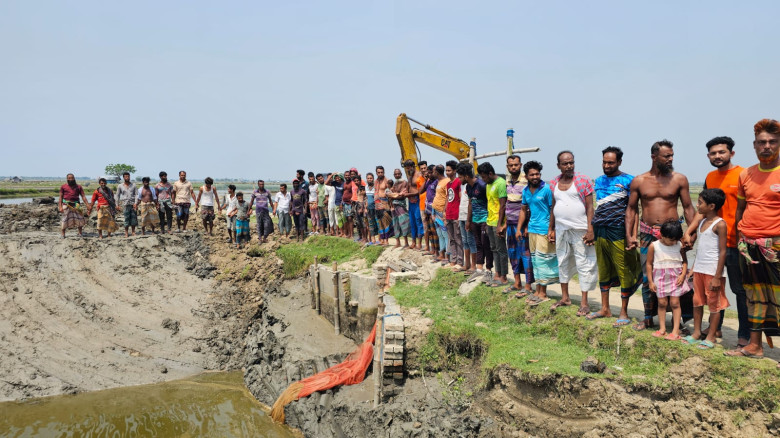 এলাকাবাসীর উদ্যোগে আড়াই কিলোমিটার ‘গোদাড়ার খাল’ দখলমুক্ত...