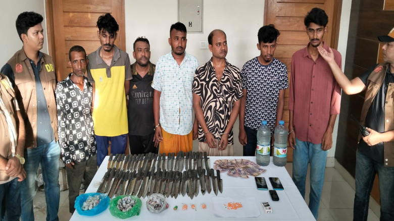 বাগেরহাটে যৌথ অভিযানে ইয়াবা-গাঁজা-চোলাই মদ, ছুরি ও জাল টাকা'সহ গ্রেপ্তার ১১...