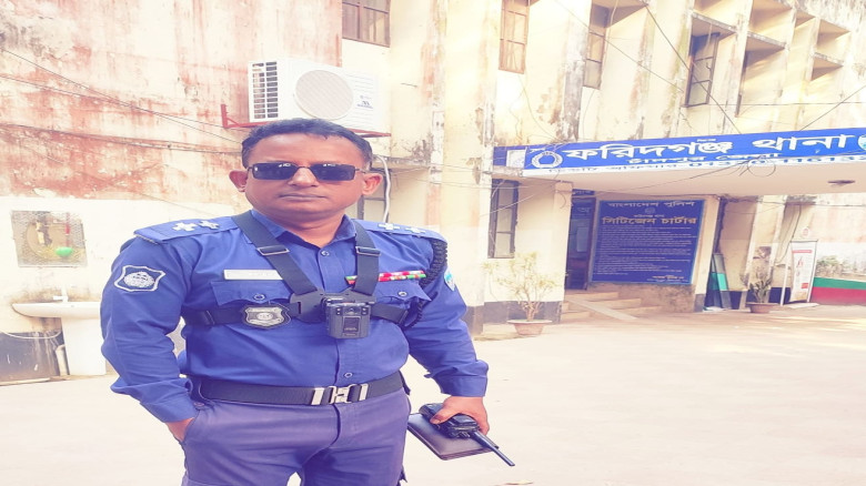 ফরিদগঞ্জে মাদকের বিরুদ্ধে পুলিশের কঠোর অবস্থান, প্রশংসায় এসআই হুমায়ূন কবির...