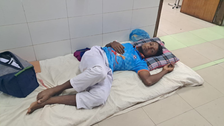 সালিশে ডেকে আপন ভাই ও দুই ভাতিজাকে কুপিয়ে জখমের অভিযোগ